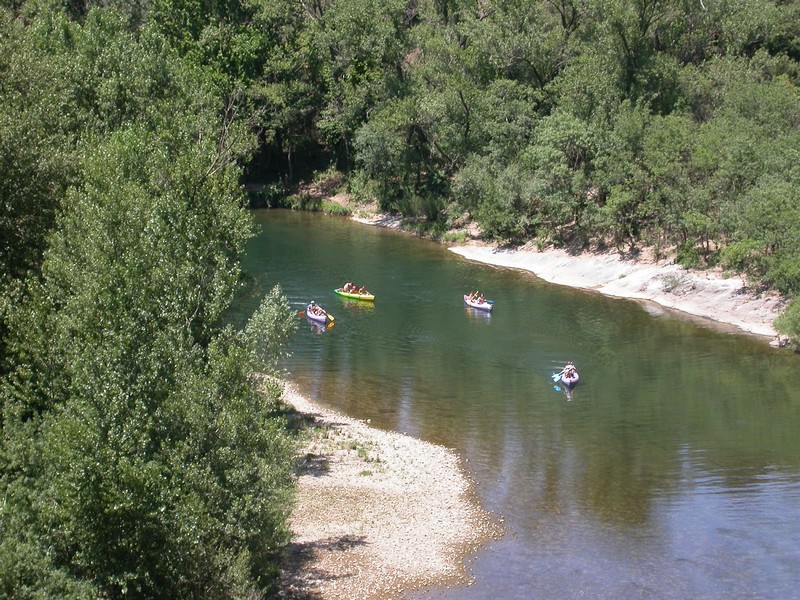 Vous pouvez faire du canoé pendant votre séjour au Camping !